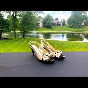 Bandolino Black and Cream Patent Slingbacks, 8.5M